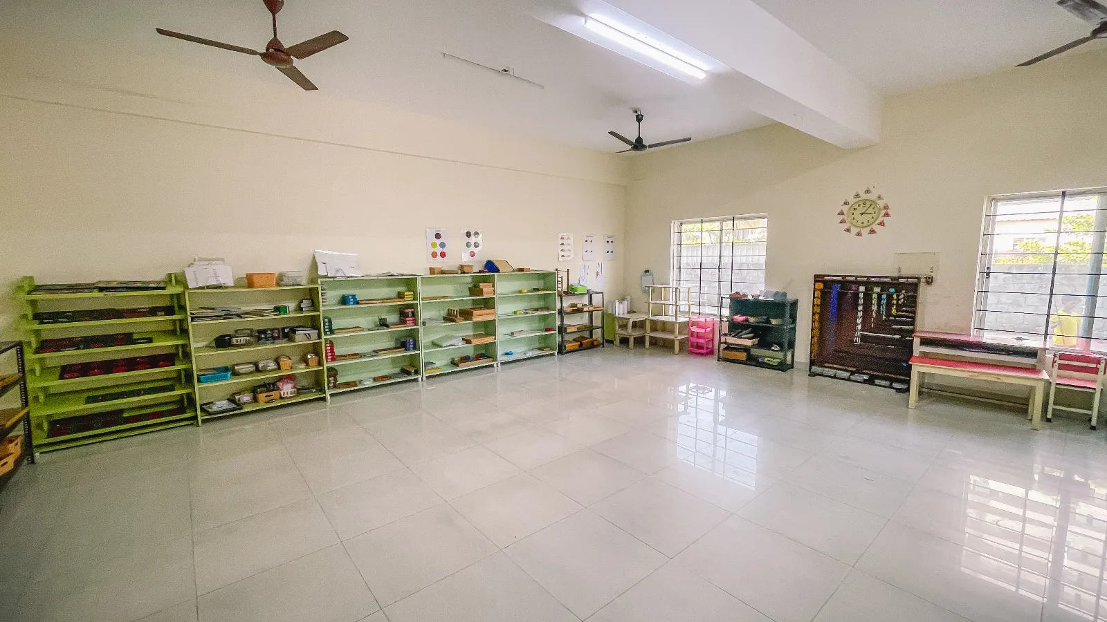 Elementary classroom arrangement